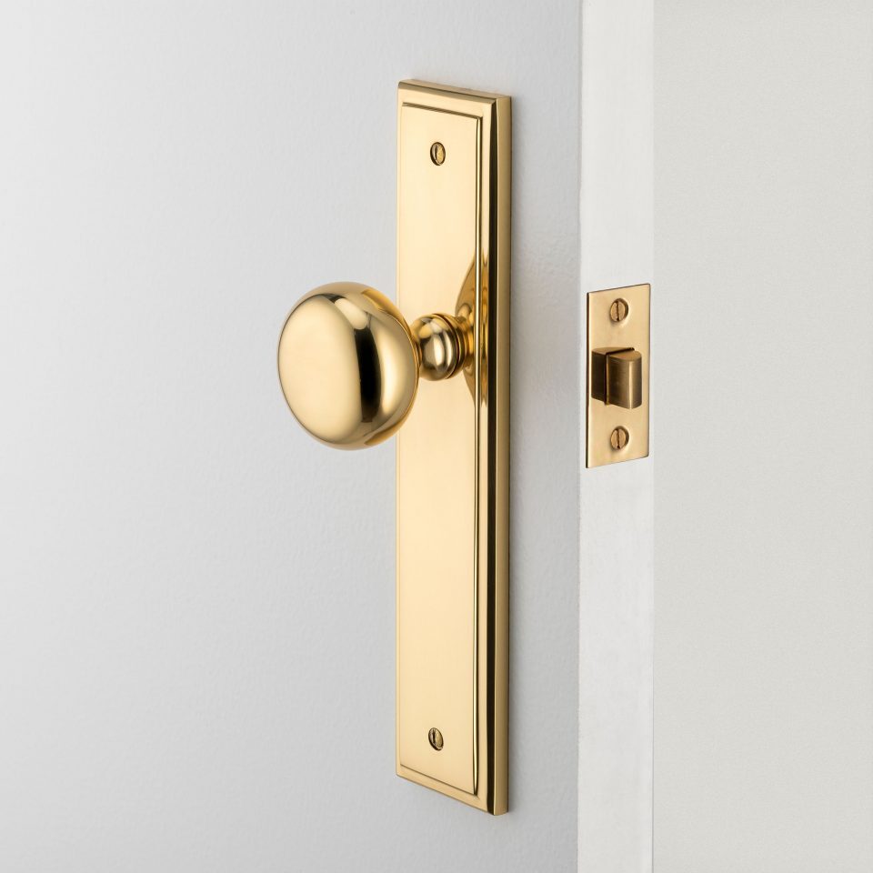Cambridge Passage Door Knob Polished Brass ǀ Hardware & Locks ǀ