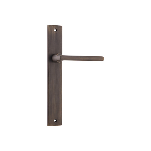 Iver Baltimore Lever on Rectangular Backplate Passage Signature Brass 10702