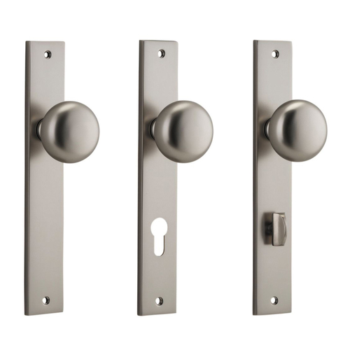 Iver Cambridge Door Knob on Rectangular Backplate Satin Nickel