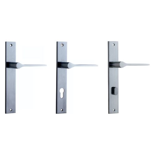 Iver Como Door Lever Handle on Rectangular Backplate Brushed Chrome